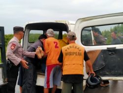 Laka Lantas di Desa Beti, Polsek Tanjung Batu Sigap Bantu Korban