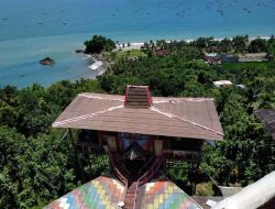 Karang Aji Beach Villa, Rumah Pohon Dengan Pemandangan Perbukitan Langsung Menghadap ke Lautan