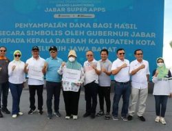 Penandatanganan Perjanjian Kerja Sama Integrasi Data Layanan Publik Antara Gubernur Jawa Barat Dengan Sejumlah Kepala Daerah