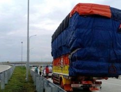 Pemerintah Mulai Tindak Tegas Truk Muatan Berlebih