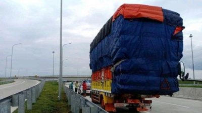 Pemerintah Mulai Tindak Tegas Truk Muatan Berlebih