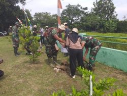 Mahasiswa Unsika Tanam Pohon Bersama TNI di Bantaran Sungai Citarum