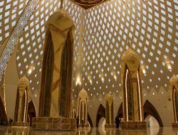 Seorang Balita Jatuh dari Lantai 2 Masjid Al Jabbar