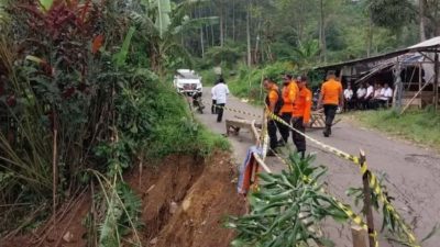 Jalan Alternatif Bogor – Cianjur Putus Akibat Pergerakan Tanah