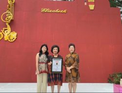 Bangun Pop Up Store Berbentuk Tas Besar, Elizabeth Raih Rekor MURI