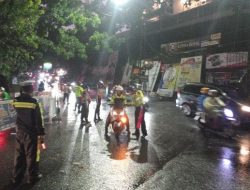 Padatnya Kendaraan, Polisi Berlakukan One way di Jalur Palabuhan Ratu Hingga Cisolok