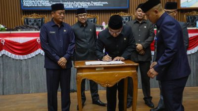 DPRD Kota Bandung Sahkan Dua Rancangan Raperda