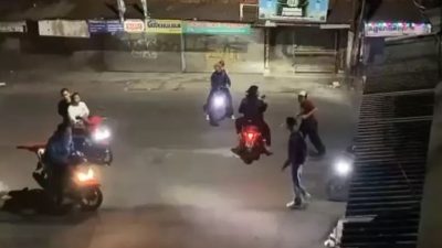 Aksi Geng Motor Membawa Senjata Tajam Serang Warga di Sukabumi Viral di Media Sosial
