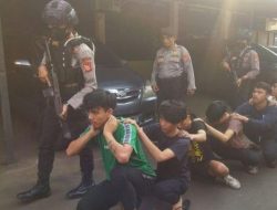 Viral Remaja Berkendara dengan Membawa Senjata Tajam Ditangkap Polisi