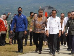 Survei TBRC : Mayoritas Masyarakat Ekonomi Sektor Formal dan Informal Pilih Airlangga Jadi Suksesor Jokowi