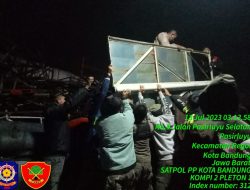 Pemkot Bandung Kembali Tertibkan Reklame Ilegal