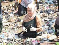 Pandawa Group, DLH Serta Masyarakat Bersihkan Bendungan Bugel di Rancabango