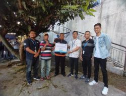 WOM Finance Salurkan Daging Kurban di Sekitar Kantor Cabang