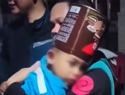 Kaleng Biskuit Tersangkut di Kepala Seorang Anak, Petugas Damkar Turun Tangan