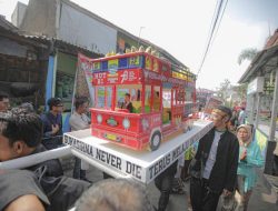 Kemeriahkan Karnaval Jampana di Padasuka Kota Bandung