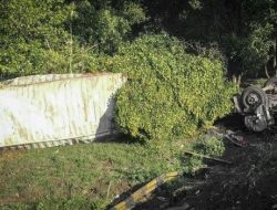 Kecelakaan Truk Kontainer Masuk Jurang di Jalur Gentong, 1 Orang Meninggal Dunia