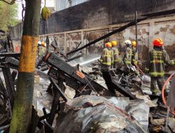 Kebakaran di Kantin Terminal Leuwipanjang Kota Bandung