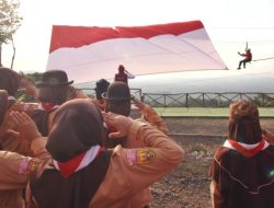 Bupati Subang Kibarkan Bendera Merah Putih Raksasa 10 x 5 Meter