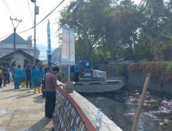 Masyarakat Pelabuhanratu Gotong Royong Bersihkan Sungai Cipalabuan