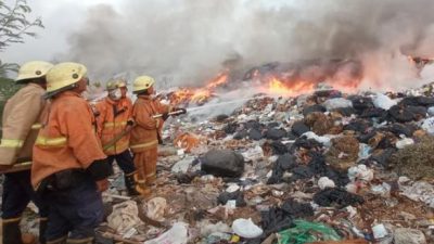 Kebakaran di Tempat Pembuangan Akhir (TPA) Kopi Luhur Cirebon