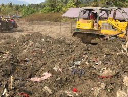 Pembersihan Pantai Cibutun Terus Berlanjut, Ratusan Ton Sampah Dibuang