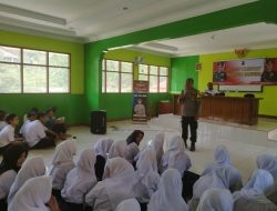 Kanit Binmas Polsek Soreang Berikan Penyuluhan di Sekolah Cegah Perilaku Bullying