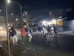 Dua Kelompok Pemuda Tawuran Gunakan Senjata Tajam di Jalan Raya Bandung-Cianjur