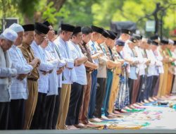ASN Kota Bandung Berjamaah Melaksanakan Salat Istisqa