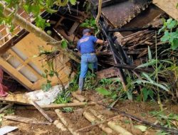 Kampung Citiis Kabupaten Bandung Barat di Terjang Longsor