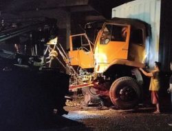 Truk Tronton Tabrak Bengkel di Cianjur, Satu Orang Tewas