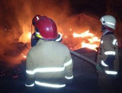 Dua rumah di Tanjungsari Sumedang Hangus Akibat Kebakaran