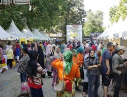 Dinas Perdagangan dan Perindustrian Kota Bandung Gelar Pasar Murah di Lapangan Gasmin Antapani