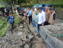 Upaya Tanggulangi Dampak Longsor, Penjabat Gubernur Jawa Barat Monitoring Lokasi di Dago Bengkok