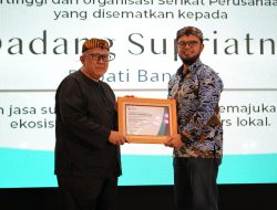Kang DS Terima Penghargaan, Apresiasi untuk Dedikasi Terhadap Pers Lokal