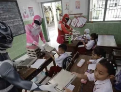 BGN Dorong Pengantar MBG Pakai Kostum Superhero agar Anak Semangat Makan Sayur